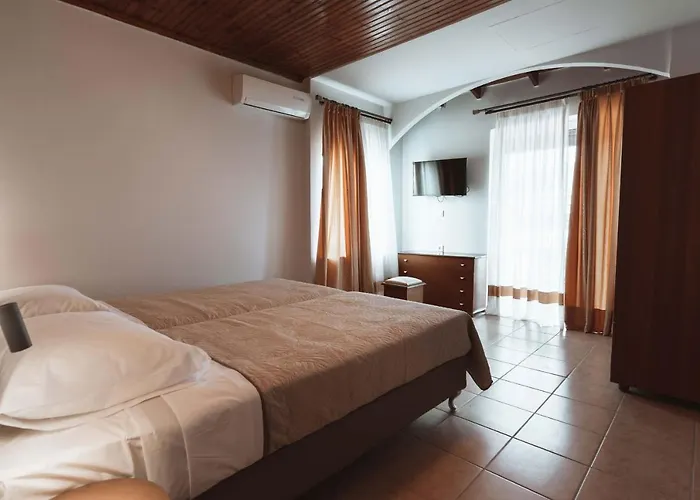 Stella's Тигаки